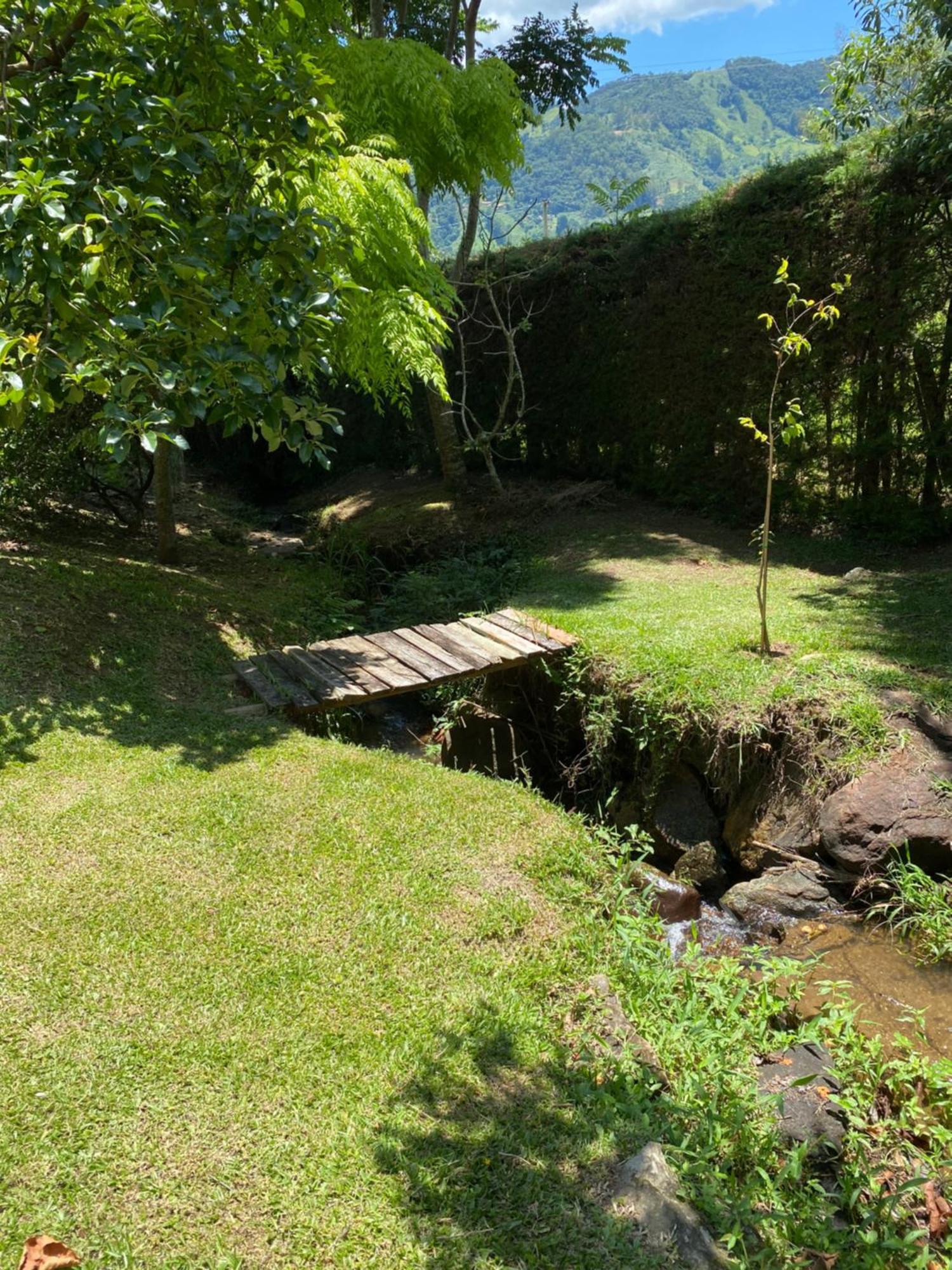 Casa Na Montanha A 500 Metros Da Pedra Do Bau Appartement São Bento do Sapucaí Buitenkant foto
